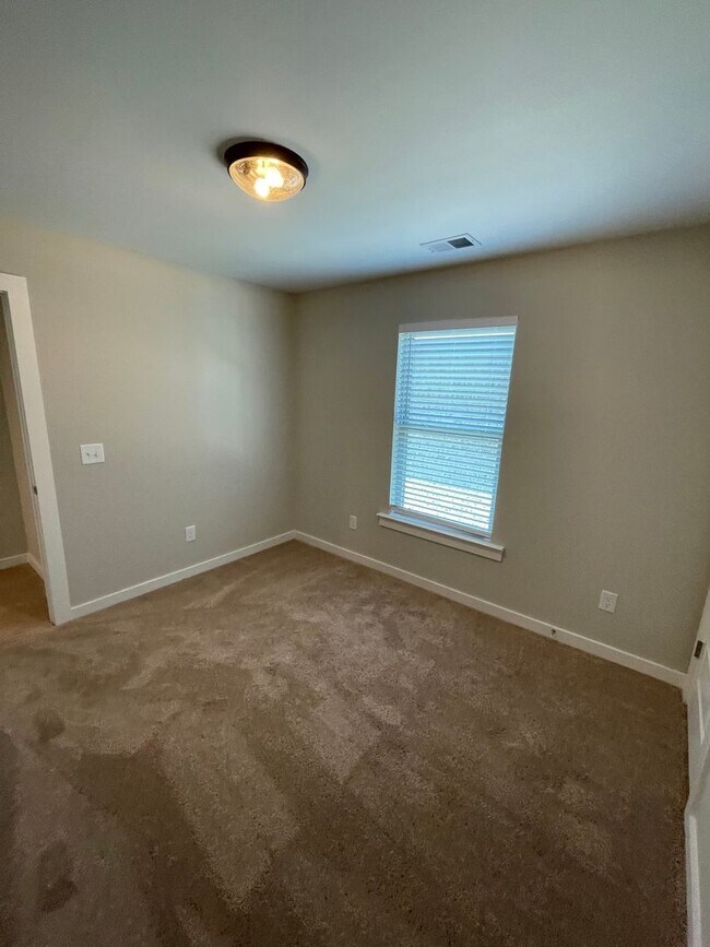 Building Photo - Home for Rent in Calera, AL!!! View with 48 Hours Notice!