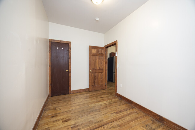Building Photo - 336 Starr St