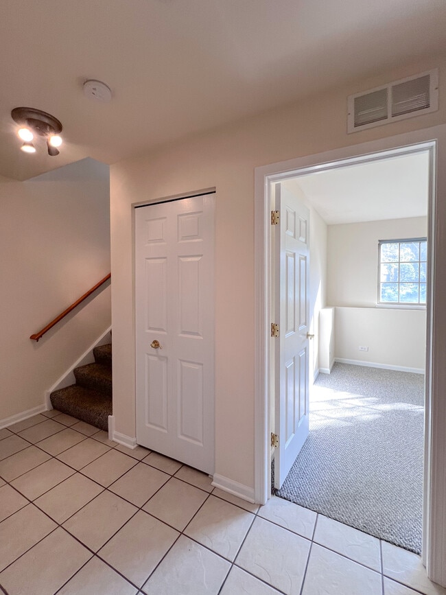 Building Photo - 554 Prestwick Ln