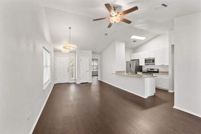 Building Photo - 160 Prairie Springs Loop