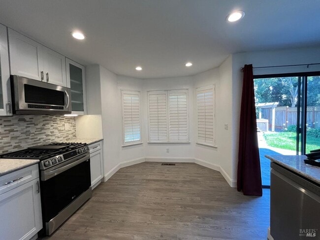 Building Photo - 7216 Roxanne Ln