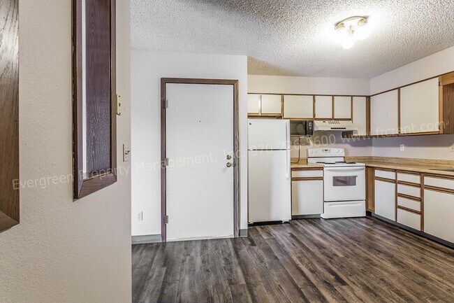 Building Photo - 348 Terri Dr