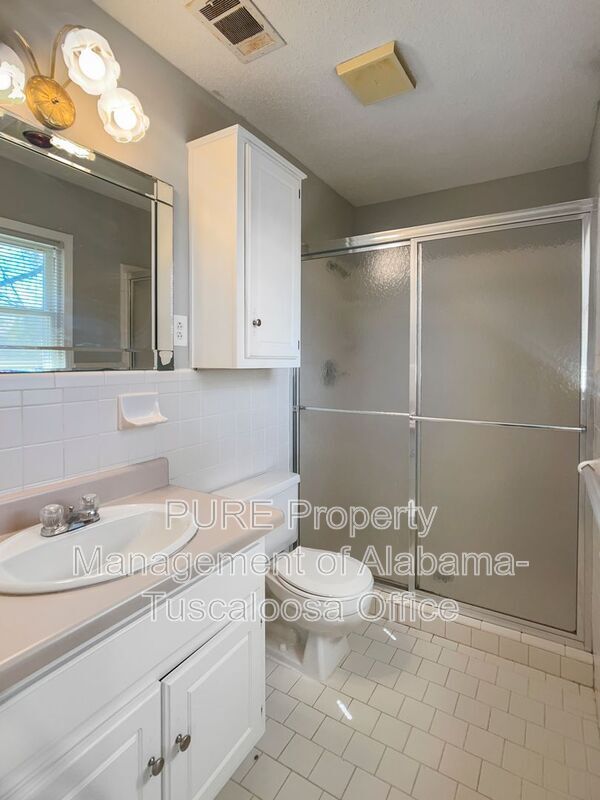 Building Photo - 4417 4th Ave E