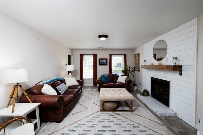 Building Photo - 2309 Rockingchair Ln