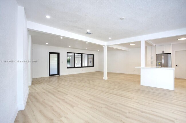 Building Photo - 12905 N Miami Ave
