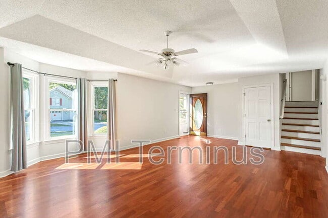 Building Photo - 76 Winward Way SE