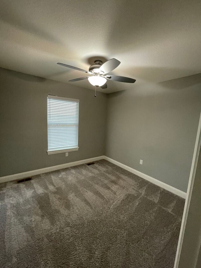 Building Photo - 3419 Laughlin St