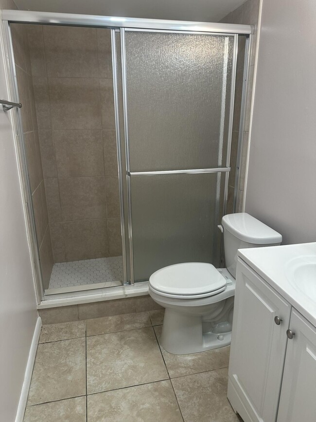 Building Photo - 744 SE Fallon Dr