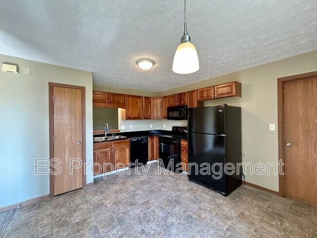 Building Photo - 7822 Crooked Meadows Dr