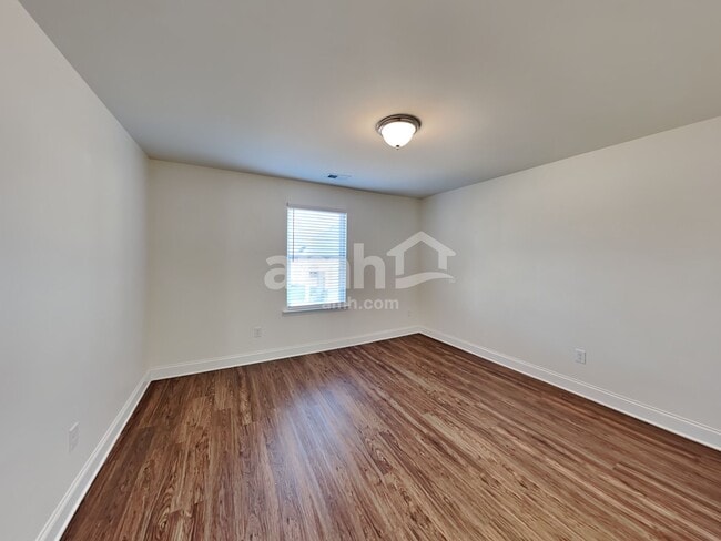 Building Photo - 300 Bourne St