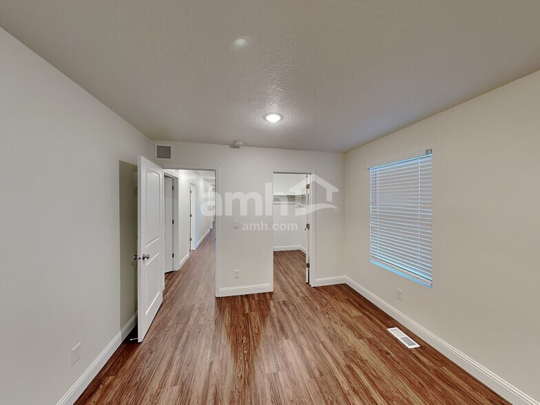 Building Photo - 6094 S Jordan Pkwy W