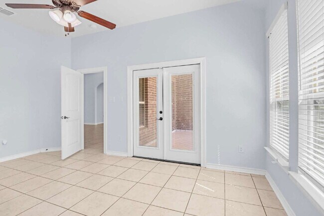 Building Photo - "Spacious 4-Bedroom Oasis with 3 Full Baths, Study, Game Room & NO HOA in San Antonio – 2,521 Sq ...