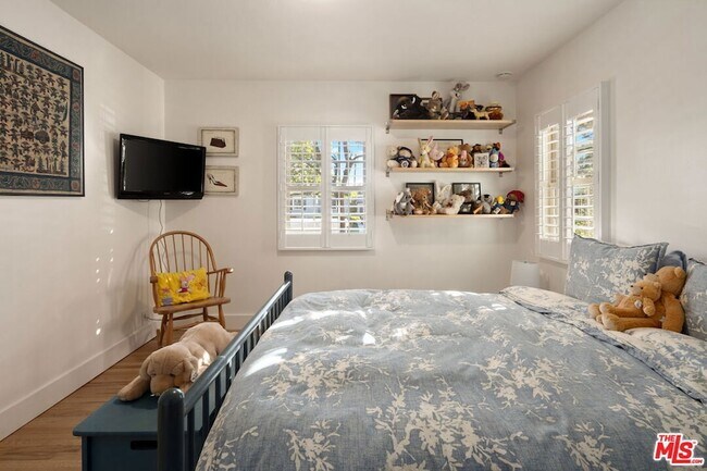 Building Photo - 6521 W 81st St