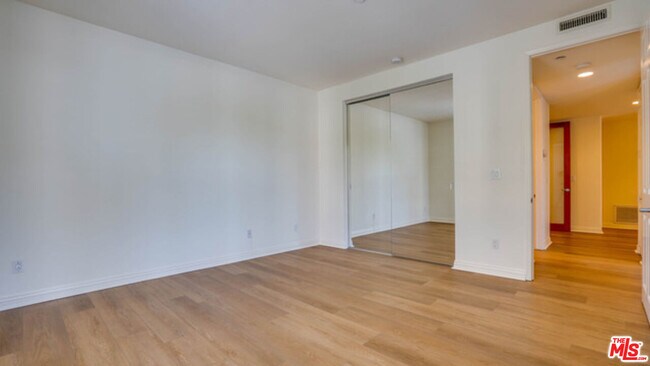 Building Photo - 4100 Wilshire Blvd