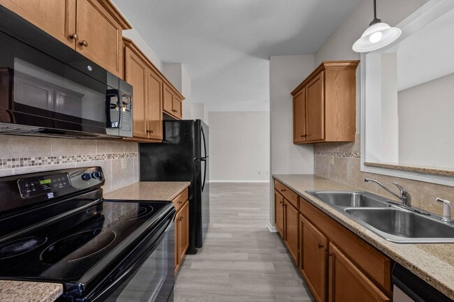 Building Photo - 122 Sherman Ct