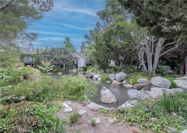 Building Photo - 2538 W MacArthur Blvd