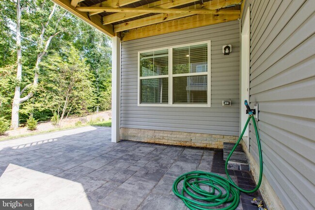 Building Photo - 2546 Buckthorn Dr