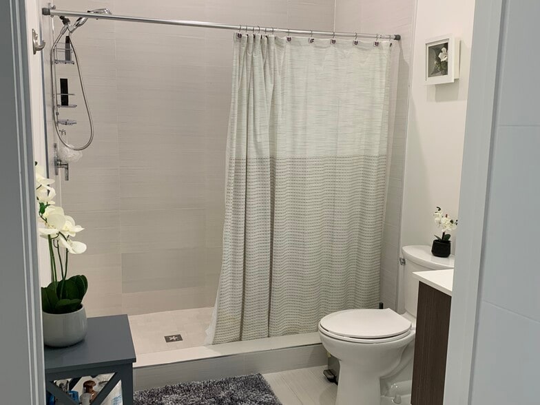 Building Photo - 7875 NW 107th Ave