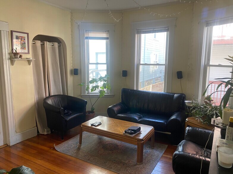 Building Photo - 2 Imrie Rd