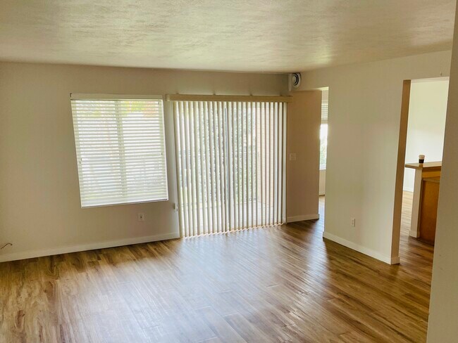 Building Photo - 8854 N Pamela St