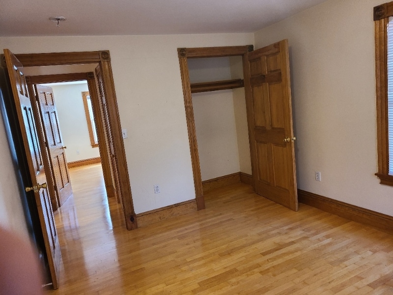 Building Photo - 152 Gore St