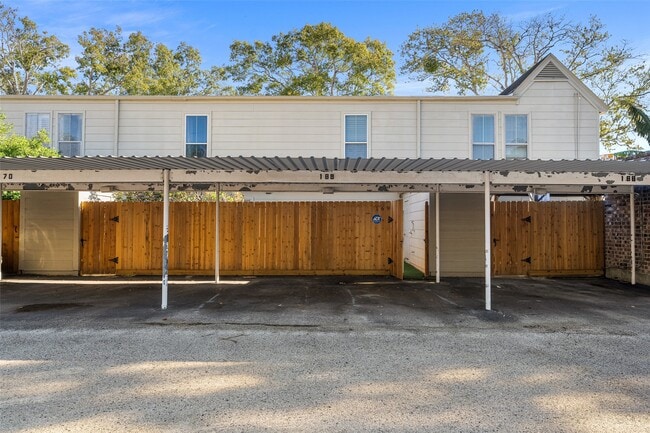 Building Photo - 14707 Barryknoll Ln