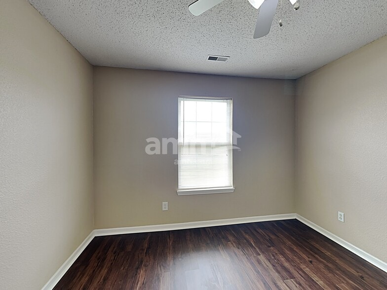 Building Photo - 5606 Wood Hollow Dr