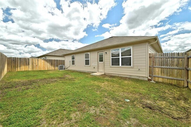 Building Photo - 5800 Shanjia Dr