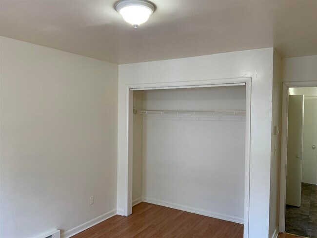 Building Photo - 301 3rd St