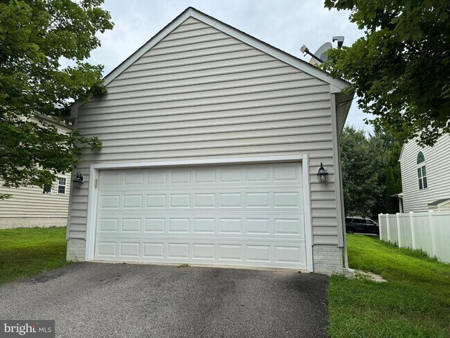 Building Photo - 12489 Pfitzner Ct