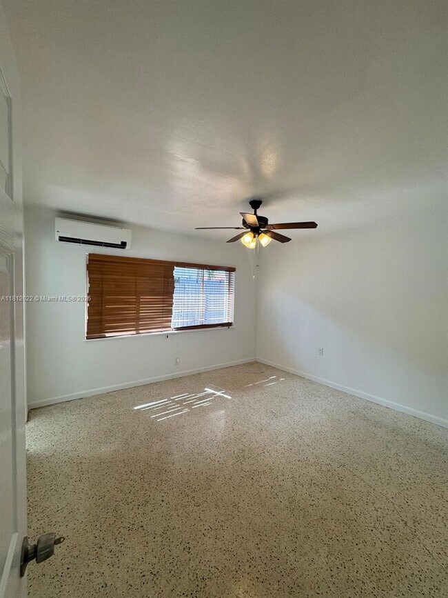 Building Photo - 1818 Middle River Dr