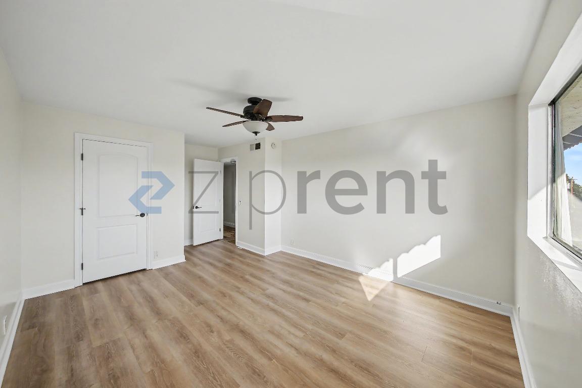 Building Photo - Unit 30
