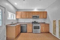 Building Photo - 322 Webster Ave