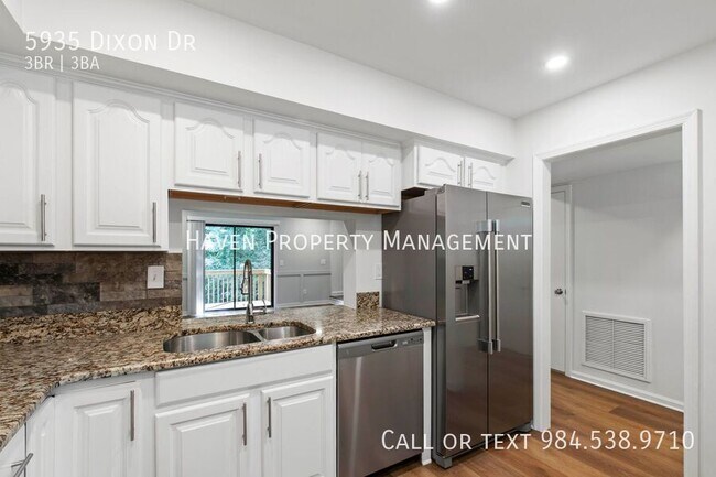 Building Photo - 5935 Dixon Dr