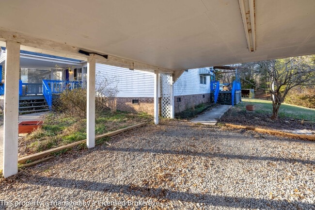 Building Photo - 40915 Deer Haven Dr