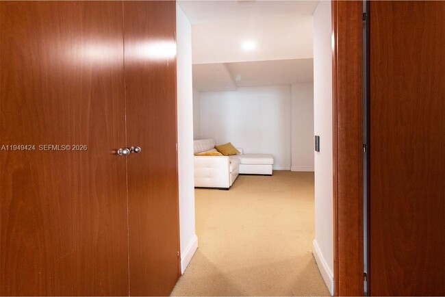 Building Photo - 9499 Collins Ave