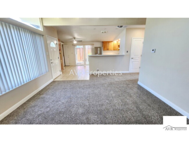 Building Photo - Beautifully upgraded single story home in ...