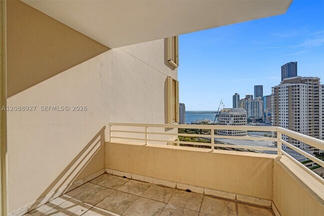 Building Photo - 888 Brickell Key Dr