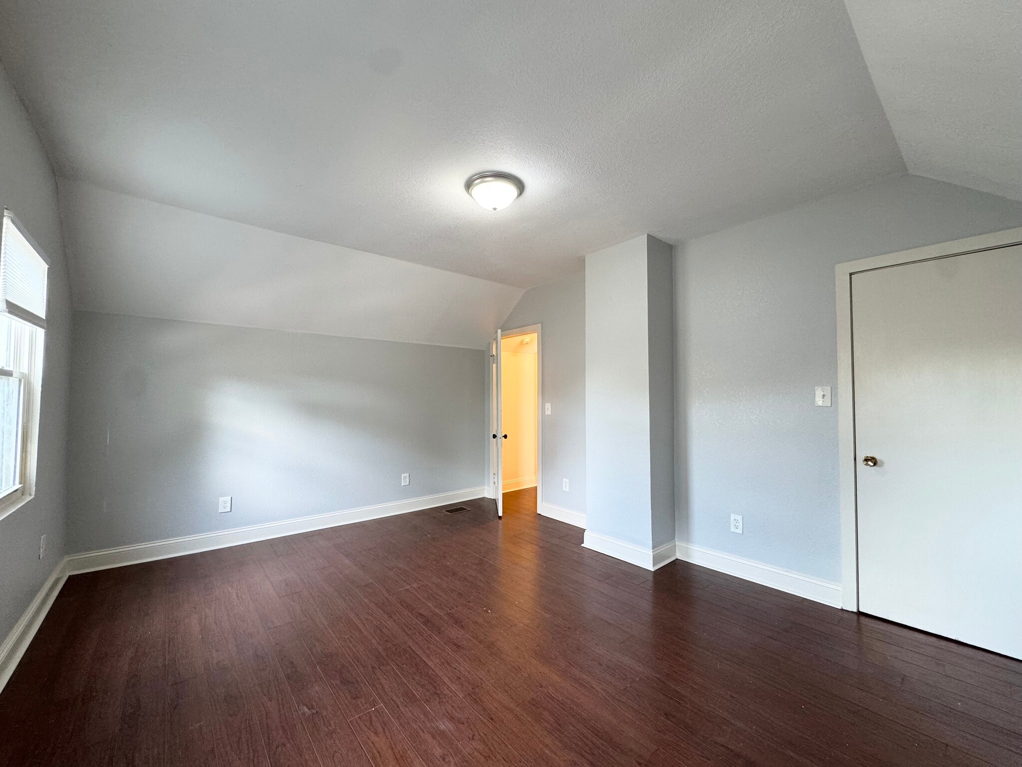 Building Photo - 516 Barnett Ave