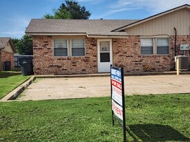 Building Photo - 7938 NW Crossland Cir