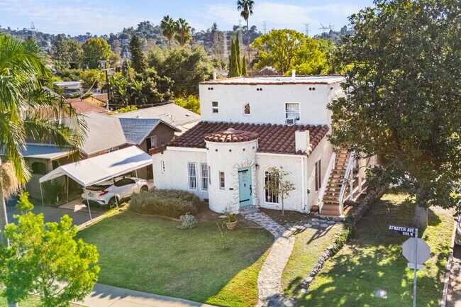 Building Photo - 3188 Atwater Ave