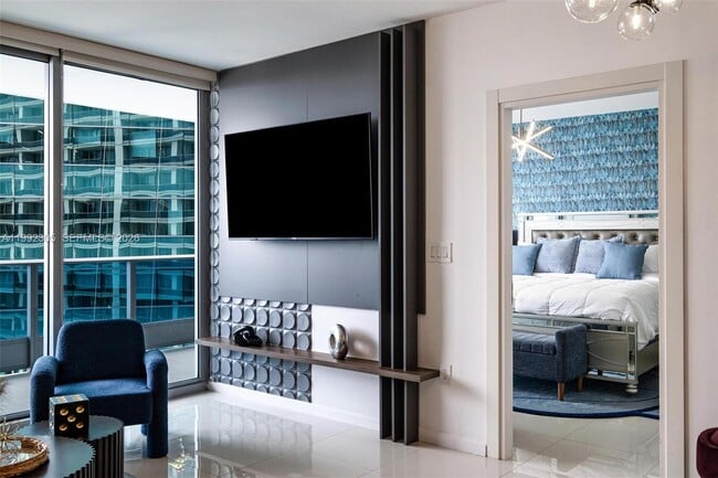 Building Photo - 200 Biscayne Blvd Way