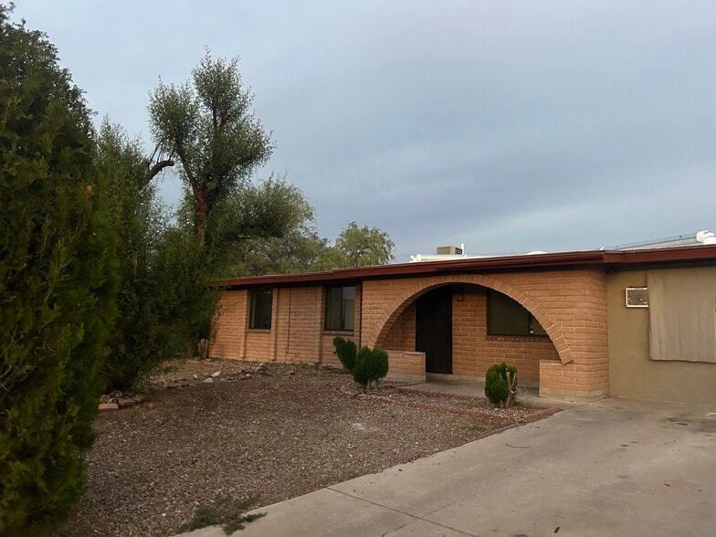 BACKYARD - 2921 W Betsy Ross Pl