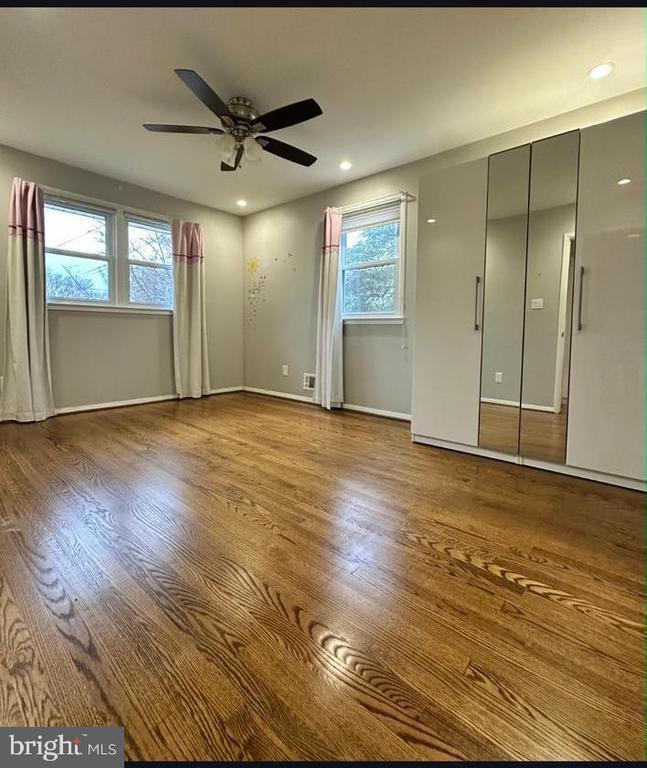 Building Photo - 8140 Drayton Ln