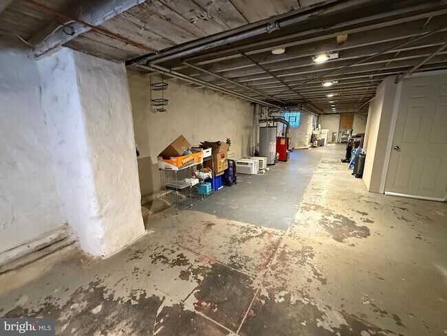 Building Photo - 3368 Vaux St