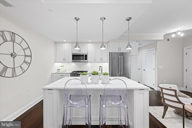 Building Photo - 4915 Hampden Ln