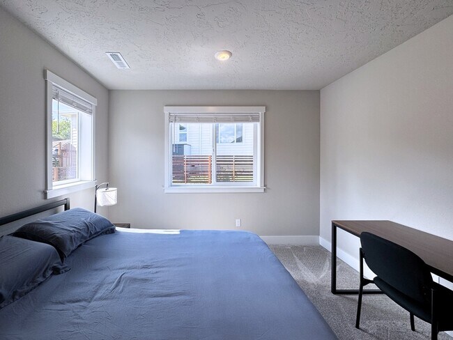 Building Photo - 2771 Cascara Dr