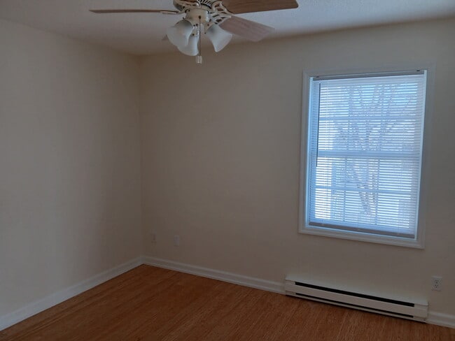 Building Photo - 126 Urbandale Pkwy