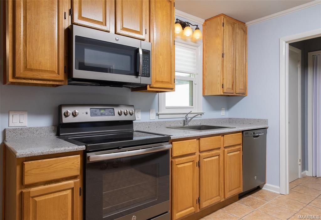 Building Photo - 826 Greg Dr