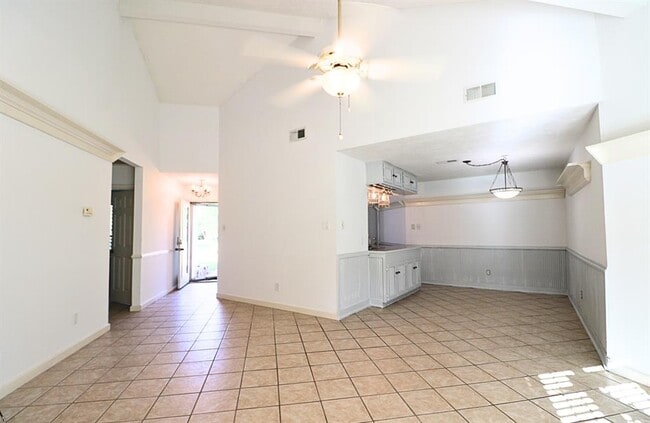 Building Photo - 16810 Red Gully Dr